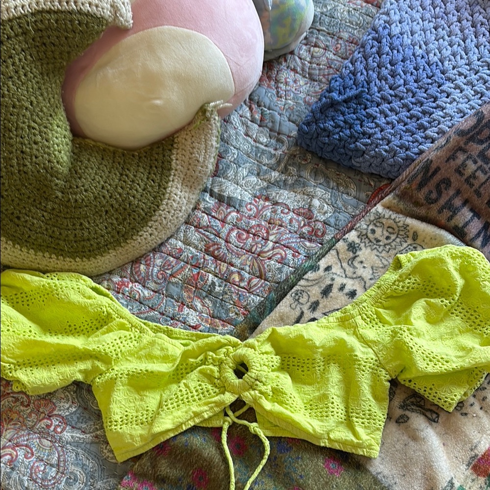 Bright yellow/green Lace Top!
